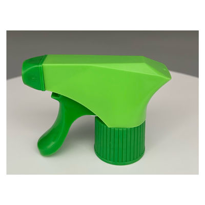 Dagelijkse reiniging vereenvoudigd met een plastic handsprayer met een ontladingspercentage van 0,8 ml/t